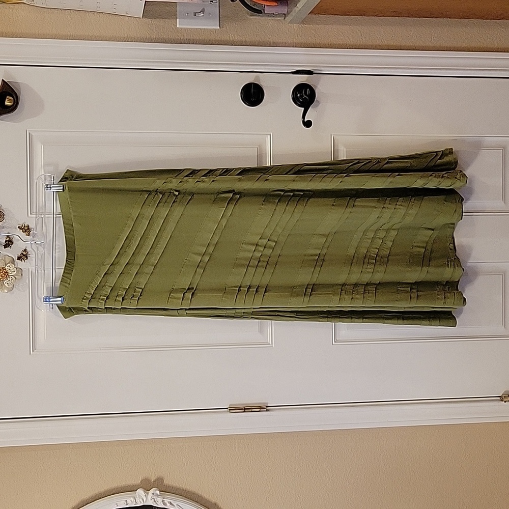 Maxi green skirt